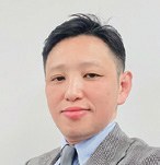 石河 博史 氏
